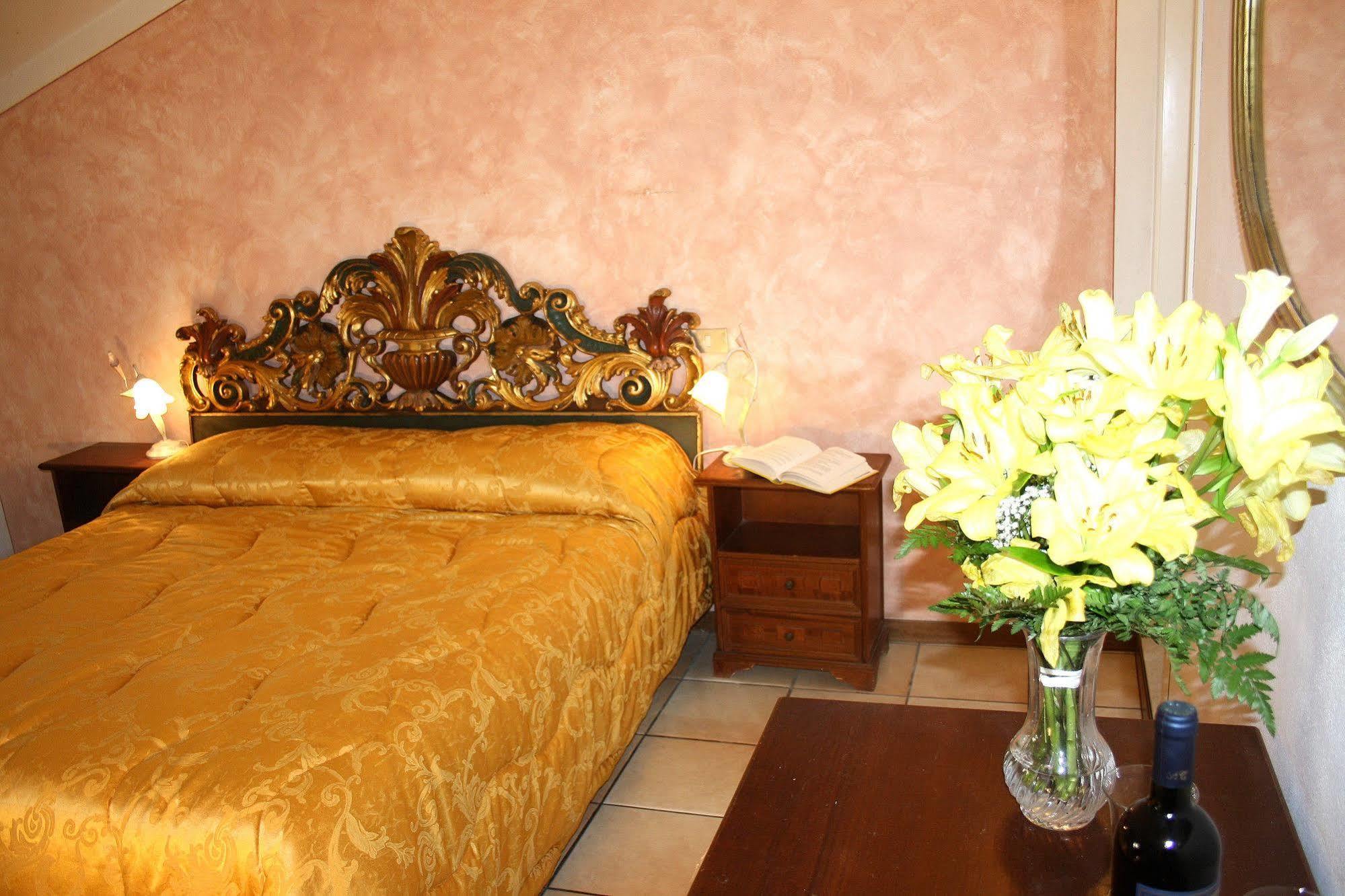 Donna Nobile Hotel ซานจีมิญญาโน ภายนอก รูปภาพ